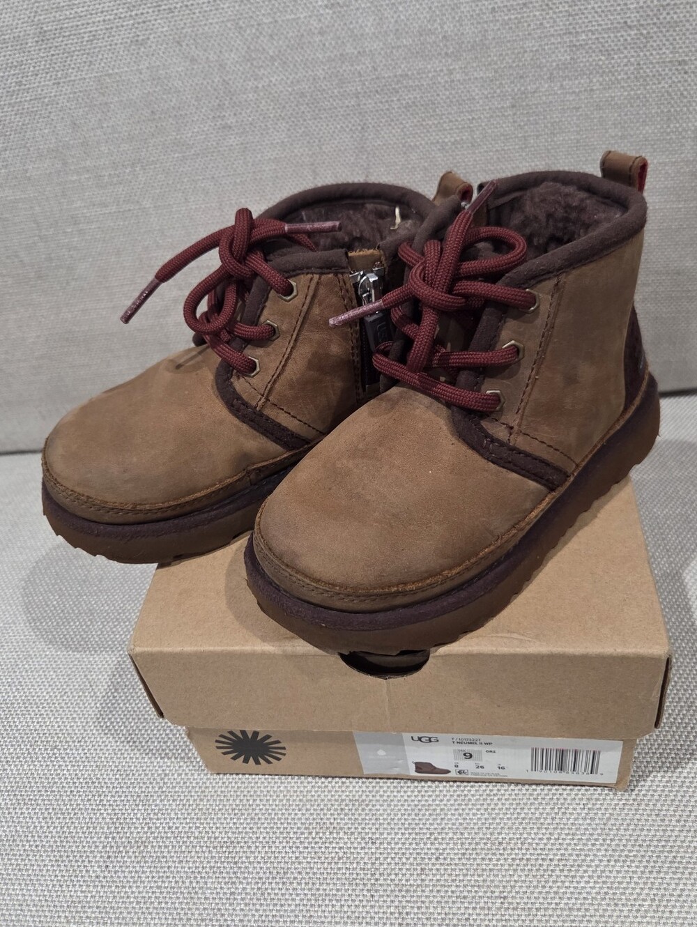 UGG T Neumel ll Waterproof Grizzl6 Suede chukka boots Size 9T